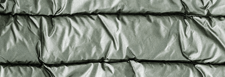 ストーンアイランドが独自開発した生地を使ったアイテム